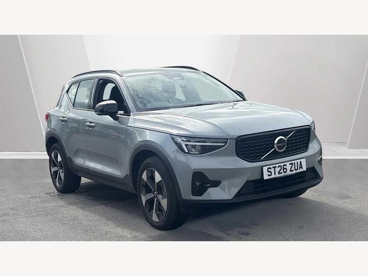 Volvo XC40 2.0 B3 MHEV Plus Dark DCT Auto Euro 6 (s/s) 5dr