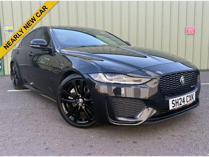 Jaguar XE 2.0 D200 MHEV R-Dynamic SE Black Auto Euro 6 (s/s) 4dr