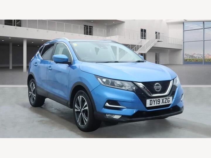 Nissan Qashqai 1.5 DCi N-Connecta Euro 6 (s/s) 5dr Nissan Qashqai 1.5 DCi N-Connecta Euro 6 (s/s) 5dr