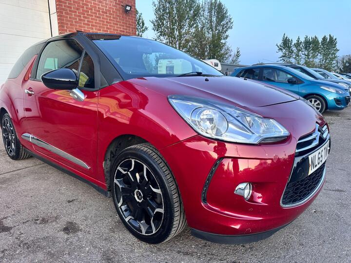 DS AUTOMOBILES DS 3 1.2 PureTech DStyle Euro 6 3dr DS AUTOMOBILES DS 3 1.2 PureTech DStyle Euro 6 3dr