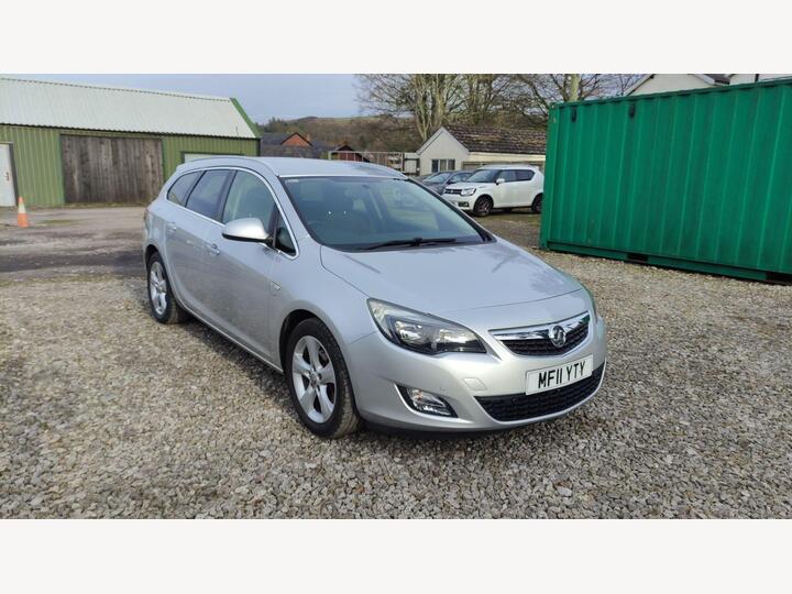 Vauxhall Astra 2.0 CDTi SRi Sports Tourer Auto Euro 5 5dr Vauxhall Astra 2.0 CDTi SRi Sports Tourer Auto Euro 5 5dr