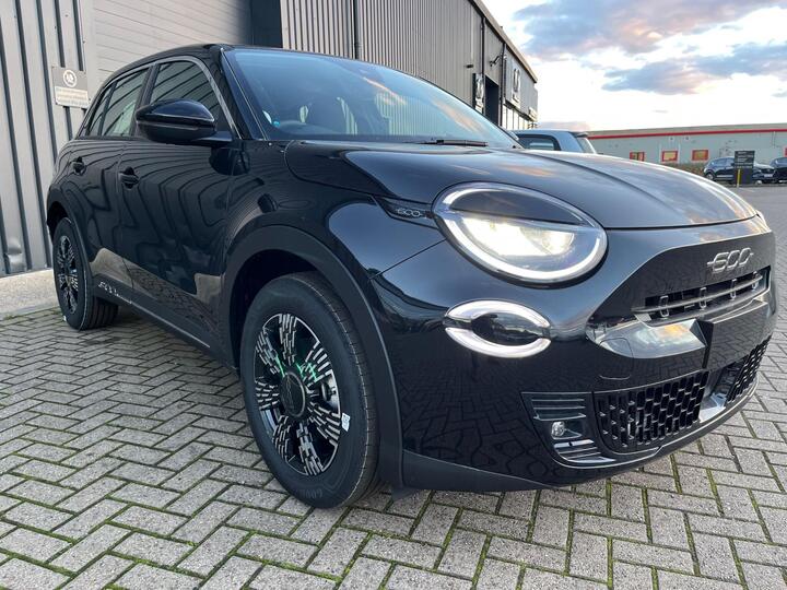 Fiat 600 Ice 1.2 MHEV E-DCT Euro 6 (s/s) 5dr
