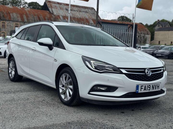 Vauxhall ASTRA 1.6 CDTi EcoTEC BlueInjection Tech Line Nav Sports Tourer Euro 6 (s/s) 5dr