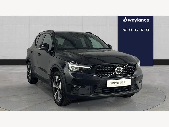 Volvo XC40 2.0 B4 MHEV Plus Dark DCT Auto Euro 6 (s/s) 5dr