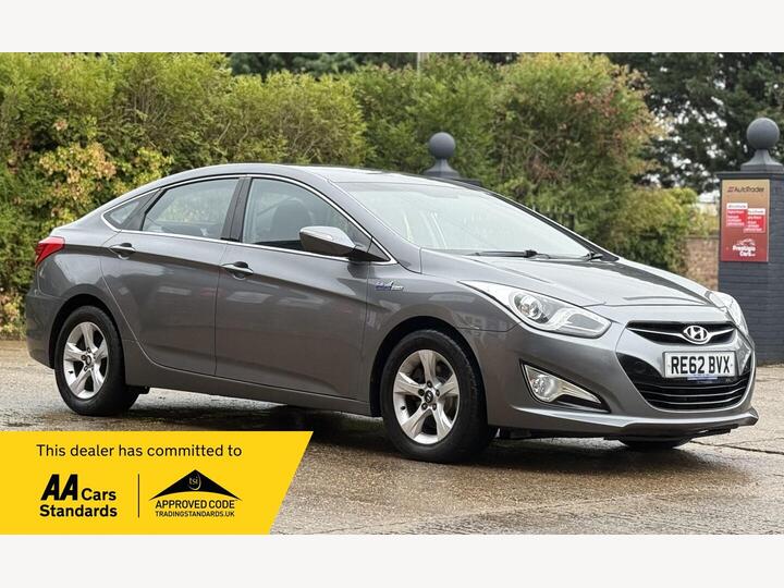 Hyundai I40 1.7 CRDi Blue Drive Active Euro 5 (s/s) 4dr Hyundai I40 1.7 CRDi Blue Drive Active Euro 5 (s/s) 4dr