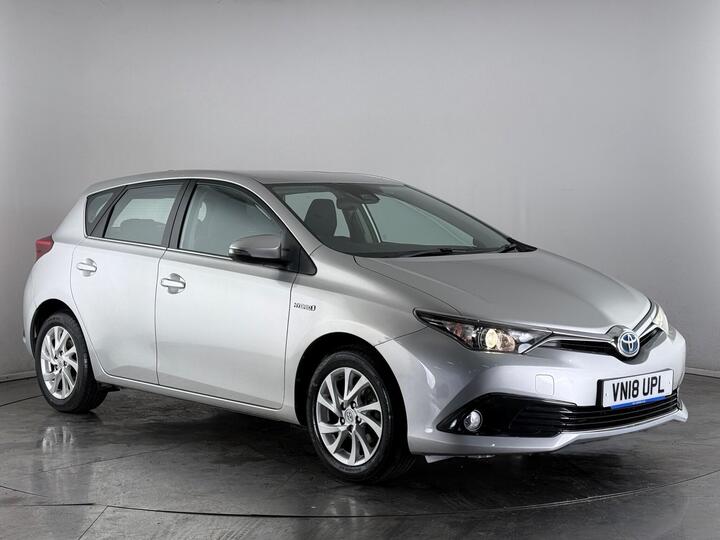 Toyota Auris 1.8 VVT-h Icon Tech CVT Euro 6 (s/s) 5dr Toyota Auris 1.8 VVT-h Icon Tech CVT Euro 6 (s/s) 5dr