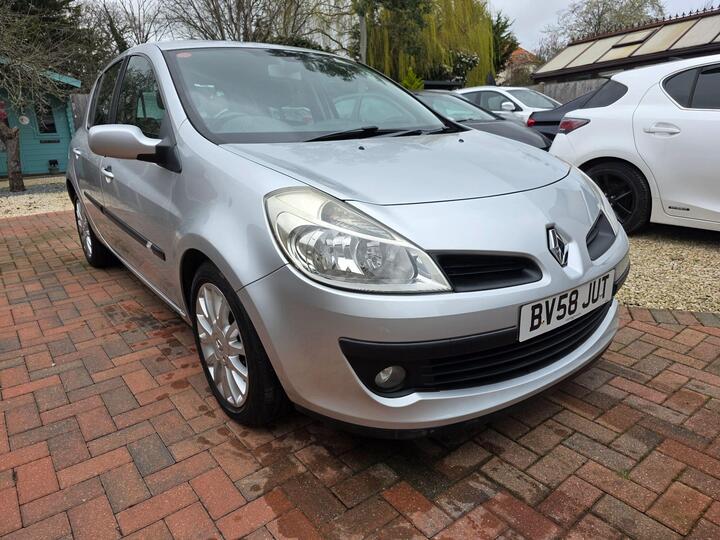Renault Clio 1.2 TCe 16v Dynamique 5dr
