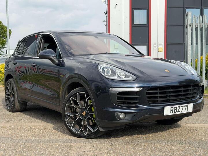 Porsche CAYENNE 3.0 V6 E-Hybrid S TiptronicS 4WD Euro 6 (s/s) 5dr