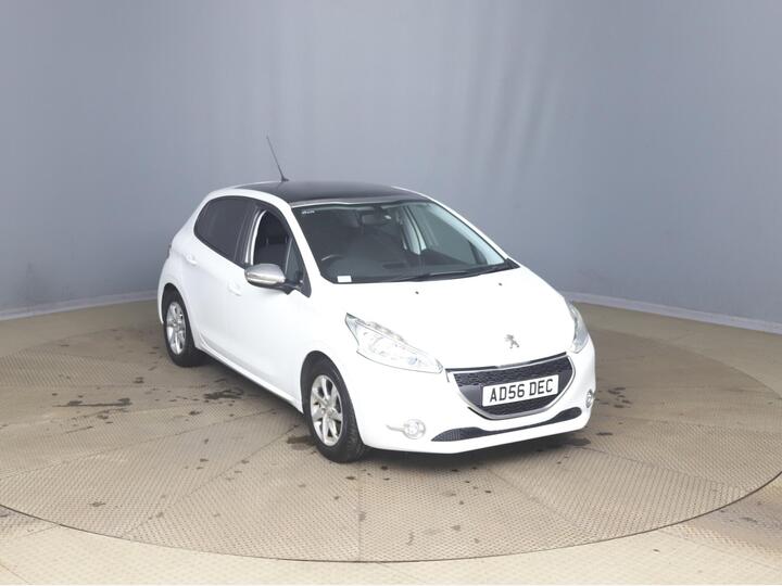 Peugeot 208 1.2 VTi Style Euro 5 5dr