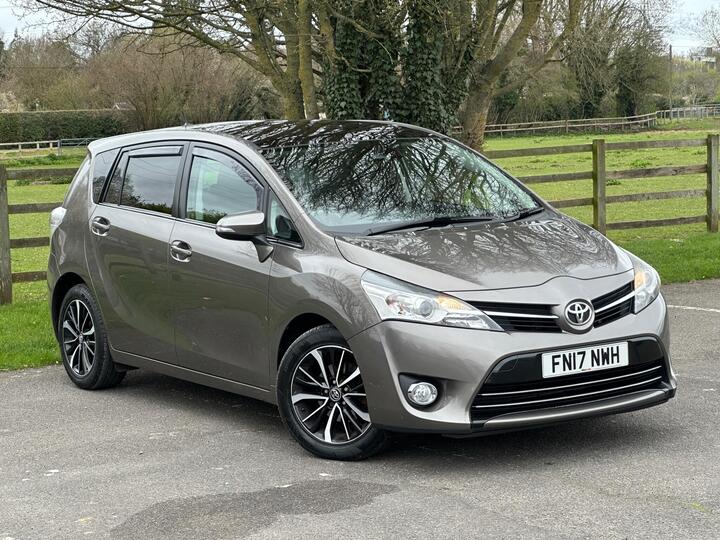 Toyota Verso 1.8 V-Matic Design Multidrive S Euro 6 5dr (7 Seat)
