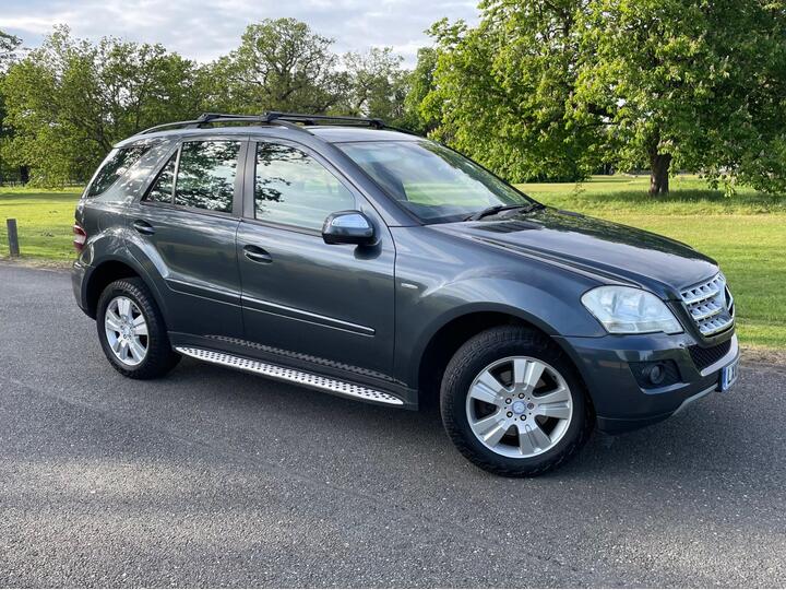 Mercedes-Benz M Class 3.0 ML350 CDI V6 BlueEfficiency SE Tiptronic 4WD Euro 4 5dr