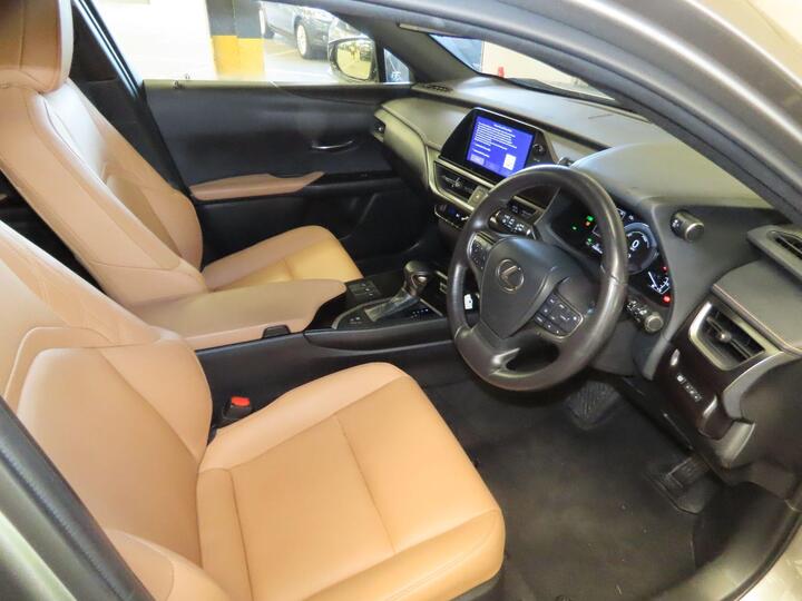 Lexus UX 2.0 250h F Sport Design E-CVT Euro 6 (s/s) 5dr
