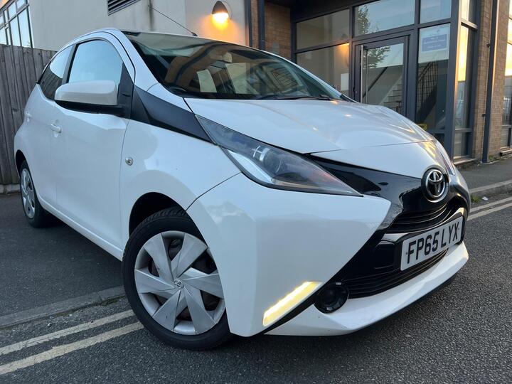 Toyota AYGO 1.0 VVT-i X-play Euro 5 5dr Euro 5