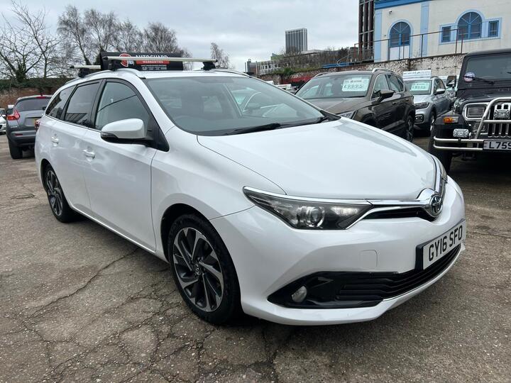 Toyota Auris 1.8 VVT-h Design Touring Sports CVT Euro 6 (s/s) 5dr