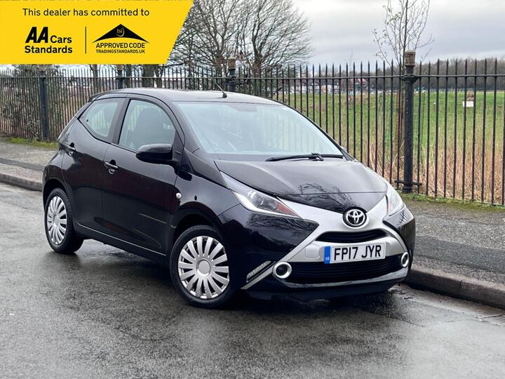 Toyota AYGO 1.0 VVT-i X-play X-shift Euro 6 5dr
