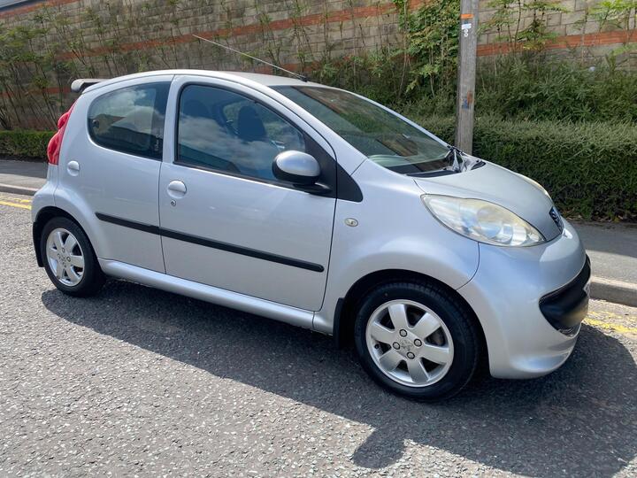 Peugeot 107 1.0 12V Urban Move Euro 4 5dr
