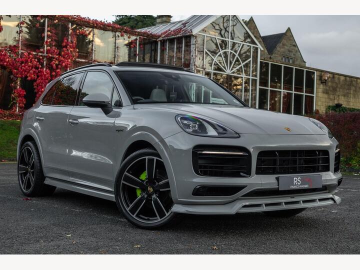 Porsche Cayenne 3.0 V6 E-Hybrid 17.9kWh Platinum Edition TiptronicS 4WD Euro 6 (s/s) 5dr (3.6kW Charger)