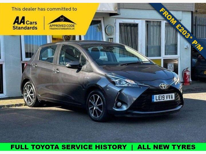 Toyota YARIS 1.5 VVT-h Icon Tech E-CVT Euro 6 (s/s) 5dr