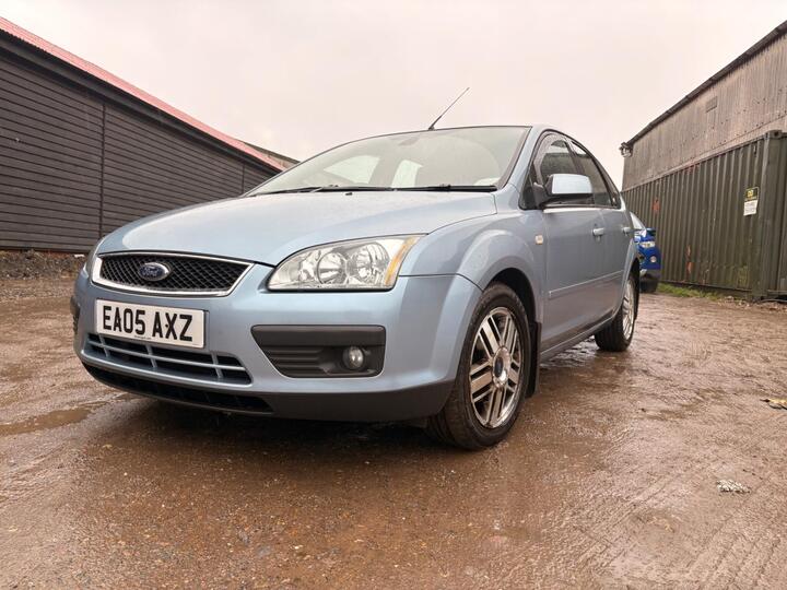 Ford Focus 1.6 Ghia 5dr