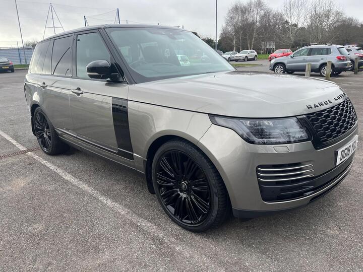 Land Rover Range Rover 3.0 TD V6 Vogue Auto 4WD Euro 6 (s/s) 5dr Land Rover Range Rover 3.0 TD V6 Vogue Auto 4WD Euro 6 (s/s) 5dr