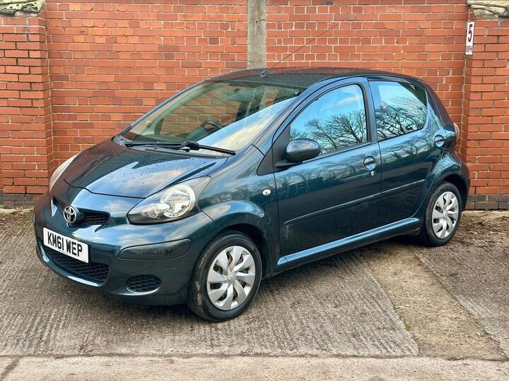 Toyota AYGO 1.0 VVT-i Ice Euro 5 5dr