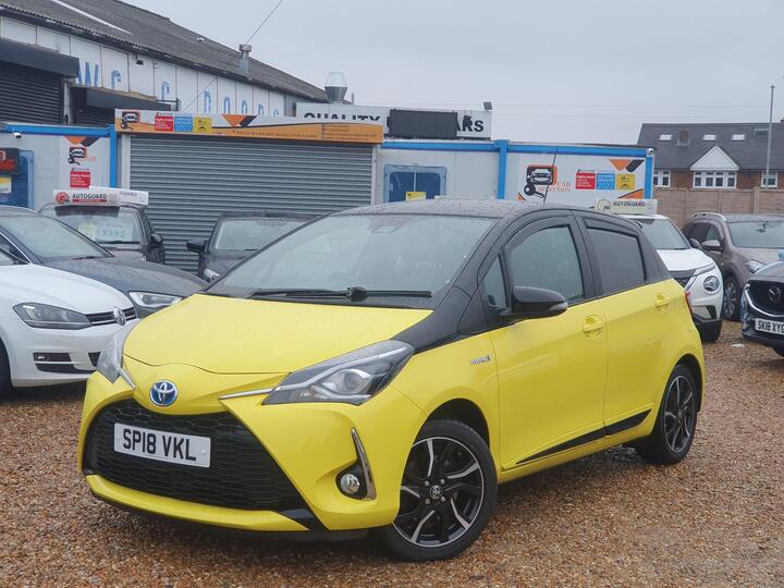 Toyota Yaris 1.5 VVT-h Yellow Bi-Tone Limited Edition E-CVT Euro 6 (s/s) 5dr