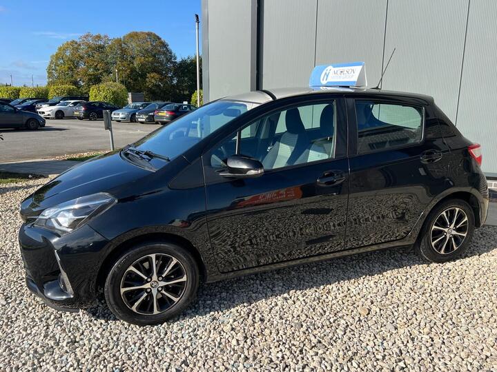 Toyota YARIS 1.5 VVT-i Icon Tech Euro 6 5dr
