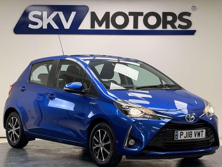 Toyota YARIS 1.5 VVT-h Icon Tech E-CVT Euro 6 (s/s) 5dr