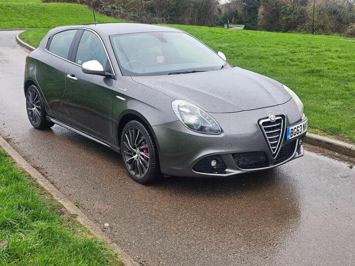 Alfa Romeo Giulietta 2.0 JTDM-2 Sportiva Euro 5 (s/s) 5dr