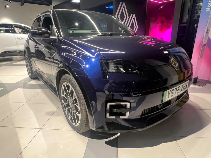 Renault 5 E-Tech Electric Comfort Range 52kWh Roland Garros+ Auto 5dr
