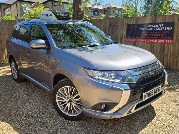 Mitsubishi Outlander 2.4h TwinMotor 13.8kWh Dynamic CVT 4WD Euro 6 (s/s) 5dr