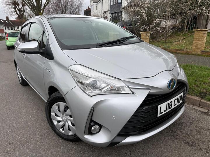 Toyota Yaris 1.5 VVT-h Design Hatchback 5dr Petrol Hybrid E-CVT Euro 6 (s/s) (100 Ps) Toyota Yaris 1.5 VVT-h Design Hatchback 5dr Petrol Hybrid E-CVT Euro 6 (s/s) (100 Ps)