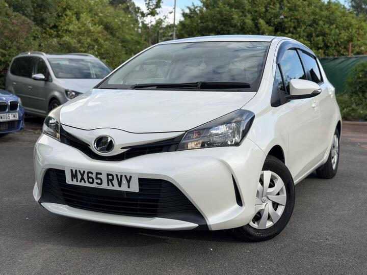 Toyota Yaris 1.33 Dual VVT-i Icon Hatchback 5dr Petrol Multidrive S Euro 6 (99 Ps)