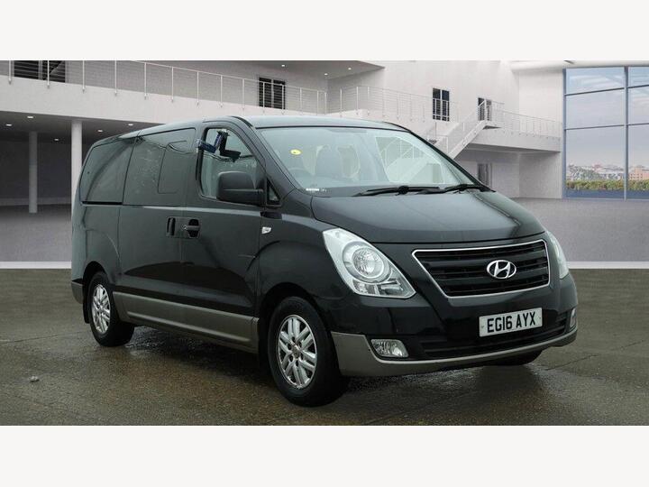 Hyundai I800 2.5 CRDi SE Auto UK CAR 8 SEATS Hyundai I800 2.5 CRDi SE Auto UK CAR 8 SEATS
