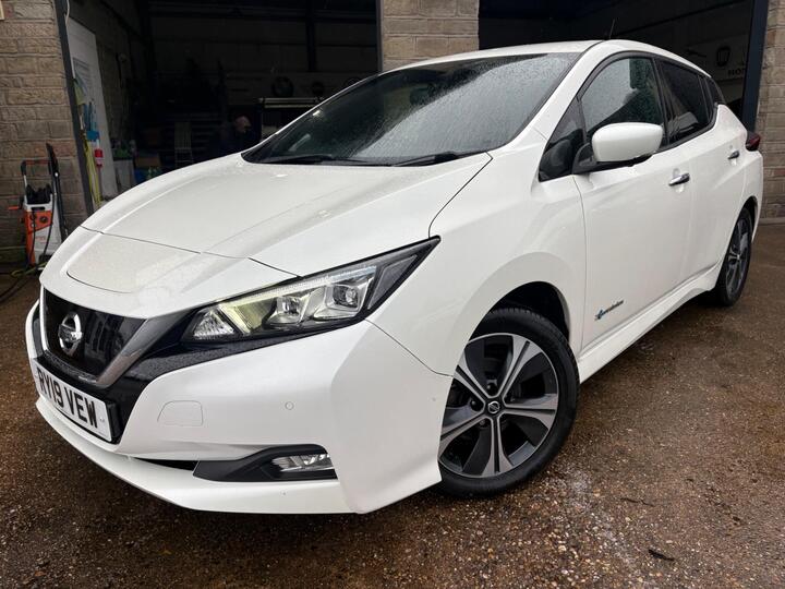 Nissan Leaf 40kWh Tekna Auto 5dr
