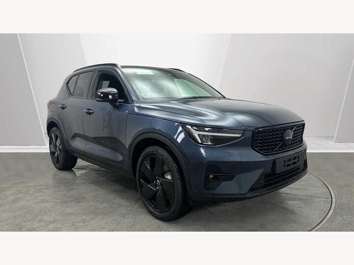 Volvo XC40 2.0 B3 MHEV Plus Black Edition DCT Auto Euro 6 (s/s) 5dr