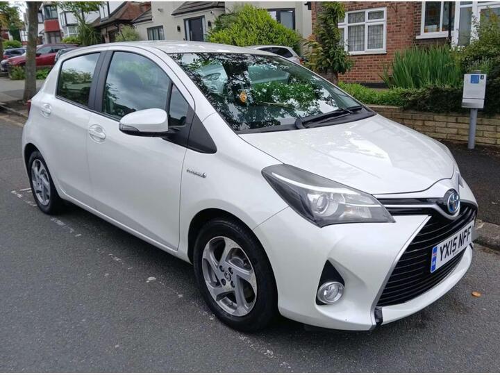 Toyota YARIS 1.5 VVT-h Icon E-CVT Euro 6 5dr