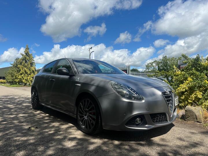 Alfa Romeo Giulietta 1750 TBi Quadrifoglio Verde TCT Euro 6 (s/s) 5dr Alfa Romeo Giulietta 1750 TBi Quadrifoglio Verde TCT Euro 6 (s/s) 5dr