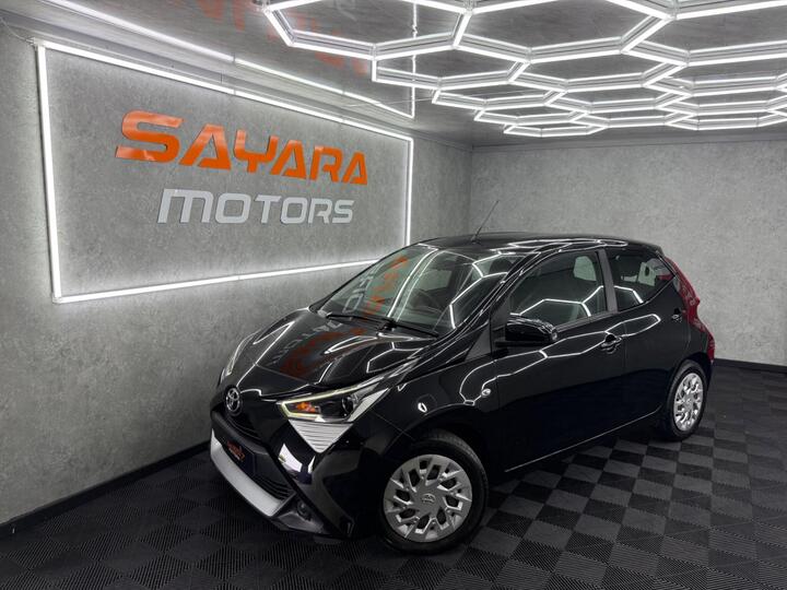 Toyota AYGO 1.0 VVT-i X-play X-shift Euro 6 5dr