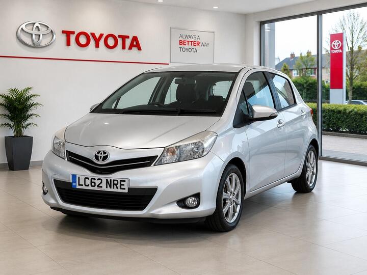 Toyota Yaris 1.33 Dual VVT-i SR Multidrive S Euro 5 5dr Toyota Yaris 1.33 Dual VVT-i SR Multidrive S Euro 5 5dr