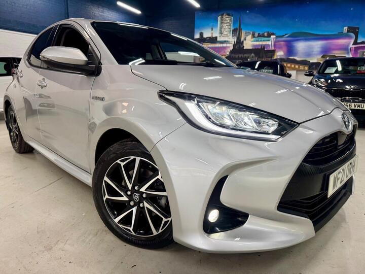 Toyota Yaris 1.5 VVT-h Design E-CVT Euro 6 (s/s) 5dr
