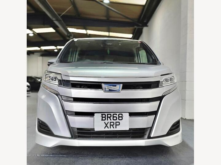 Toyota Voxy 1.8 Petrol Hybrid 2018