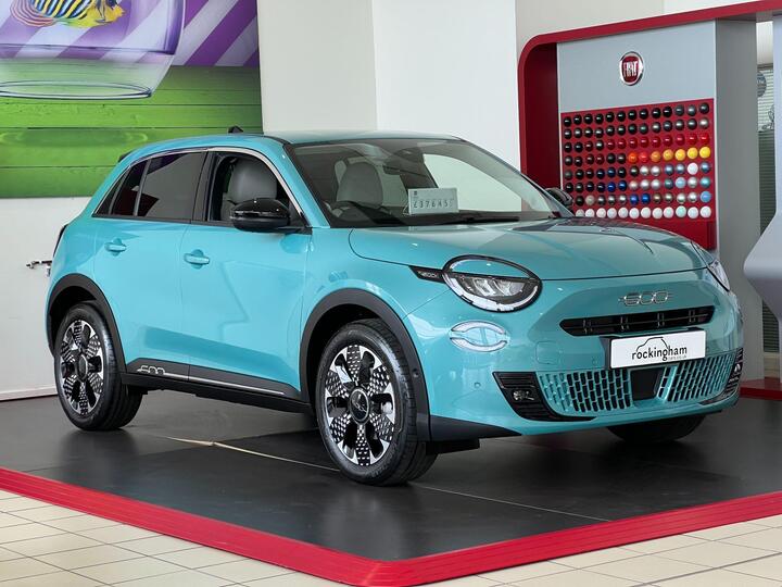 Fiat 600 54kWh La Prima Auto 5dr