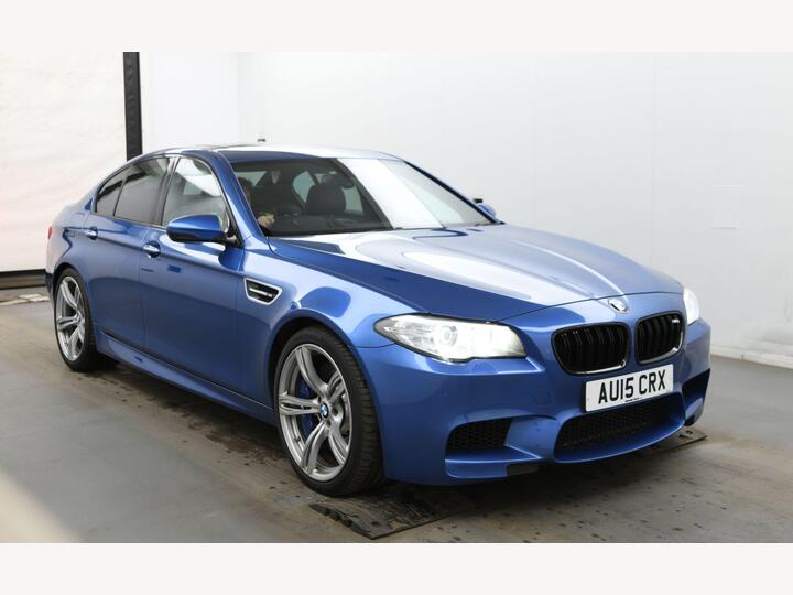BMW M5 4.4 V8 DCT Euro 6 (s/s) 4dr