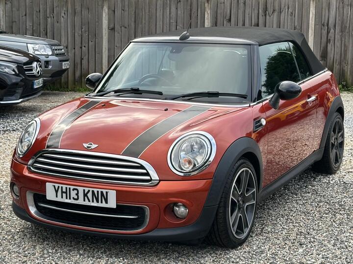 MINI Convertible 2.0 Cooper D Auto Euro 5 2dr