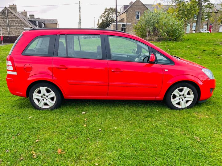 Vauxhall Zafira 1.6 16V Exclusiv Euro 5 5dr Vauxhall Zafira 1.6 16V Exclusiv Euro 5 5dr