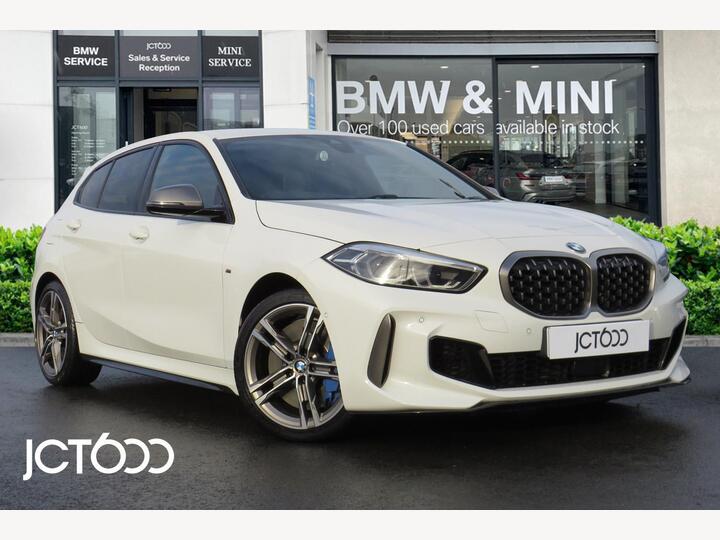 BMW 1 Series 2.0 M135i Auto XDrive Euro 6 (s/s) 5dr BMW 1 Series 2.0 M135i Auto XDrive Euro 6 (s/s) 5dr