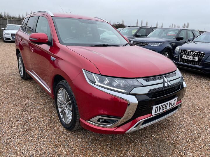Mitsubishi Outlander 2.4h TwinMotor 13.8kWh 4h CVT 4WD Euro 6 (s/s) 5dr Mitsubishi Outlander 2.4h TwinMotor 13.8kWh 4h CVT 4WD Euro 6 (s/s) 5dr