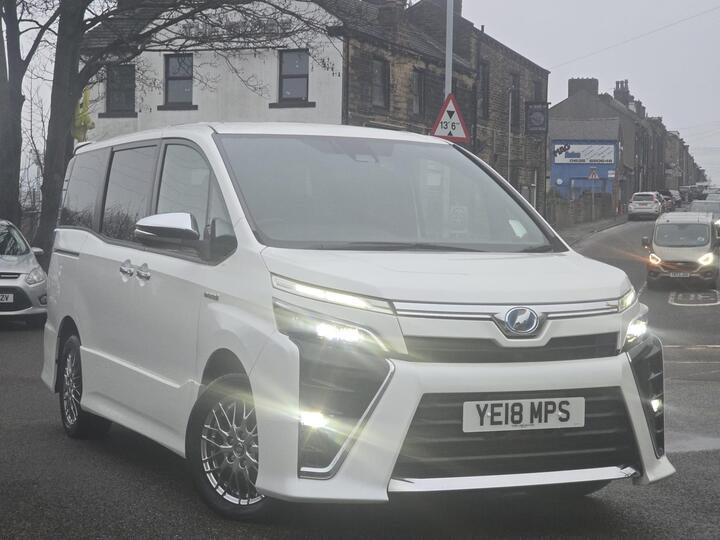 Toyota Voxy HYBRID AUTO 5DOOR