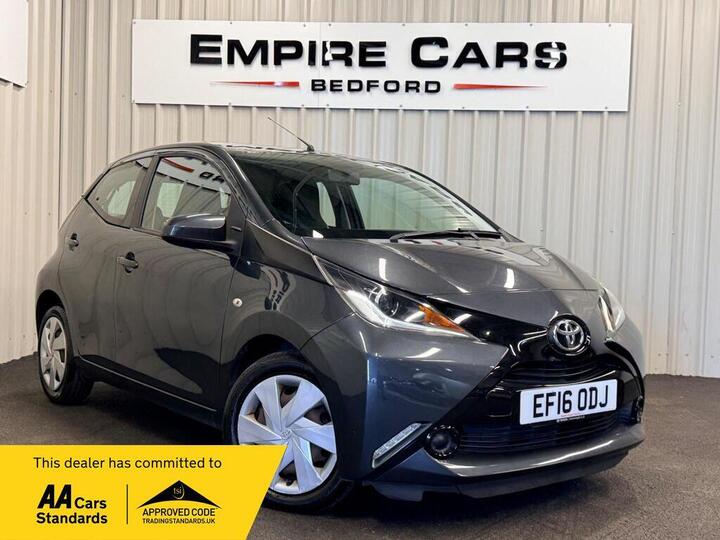 Toyota AYGO 1.0 VVT-i X-play X-shift Euro 6 5dr
